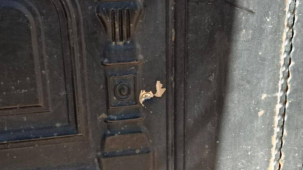 Babaya tokat atan şahsın iş yeri kurşunlandı 1